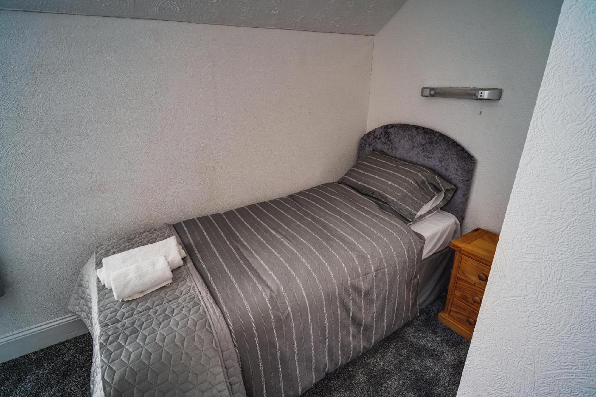 Beachmount Holiday Apartments Colwyn Bay Room photo